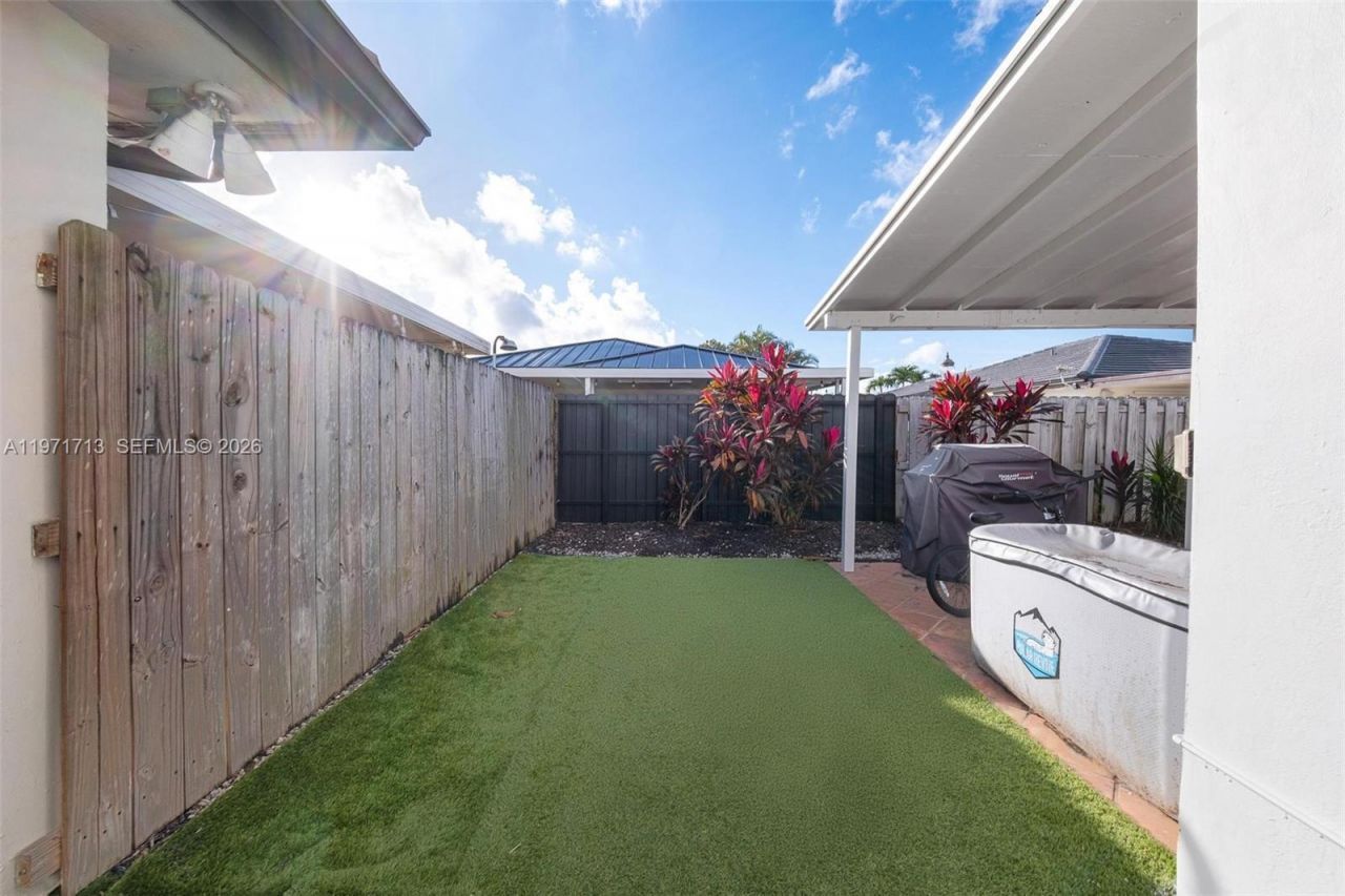 1140 SW 85th Ct, Miami, FL 33144 Photo