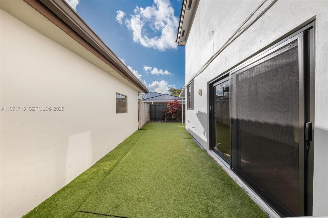 1140 SW 85th Ct, Miami, FL 33144 Photo