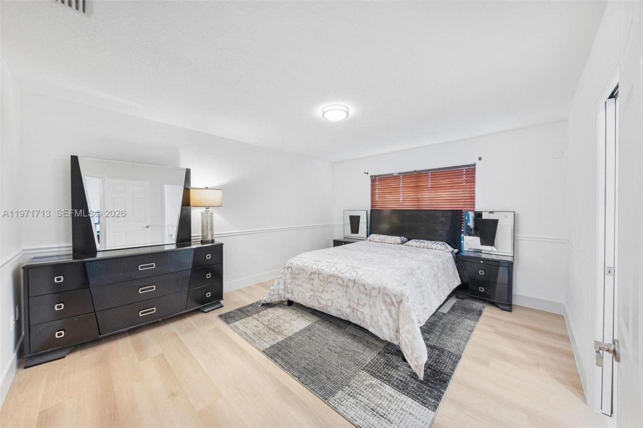 1140 SW 85th Ct, Miami, FL 33144 Photo