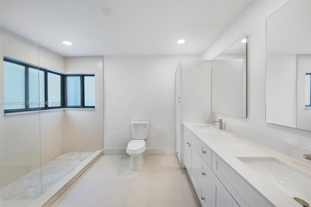 1140 SW 85th Ct, Miami, FL 33144 Photo