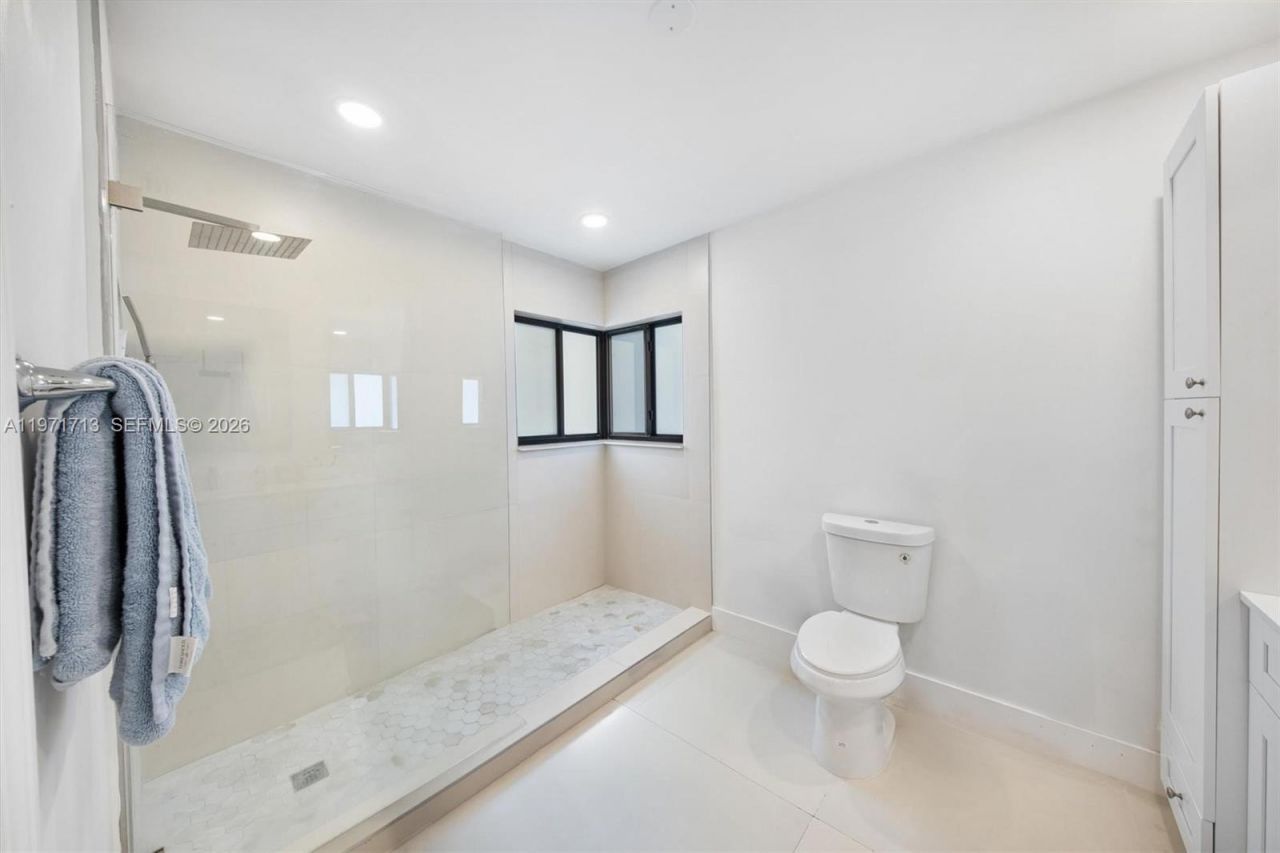 1140 SW 85th Ct, Miami, FL 33144 Photo