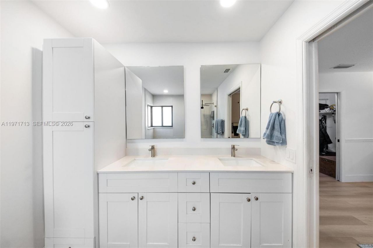 1140 SW 85th Ct, Miami, FL 33144 Photo