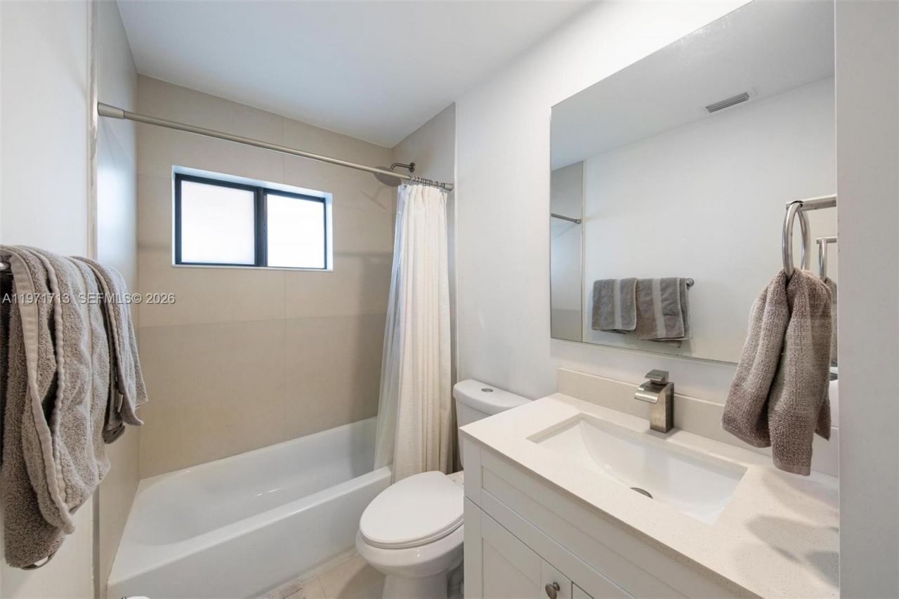 1140 SW 85th Ct, Miami, FL 33144 Photo