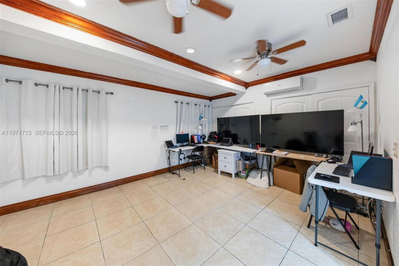 1140 SW 85th Ct, Miami, FL 33144 Photo