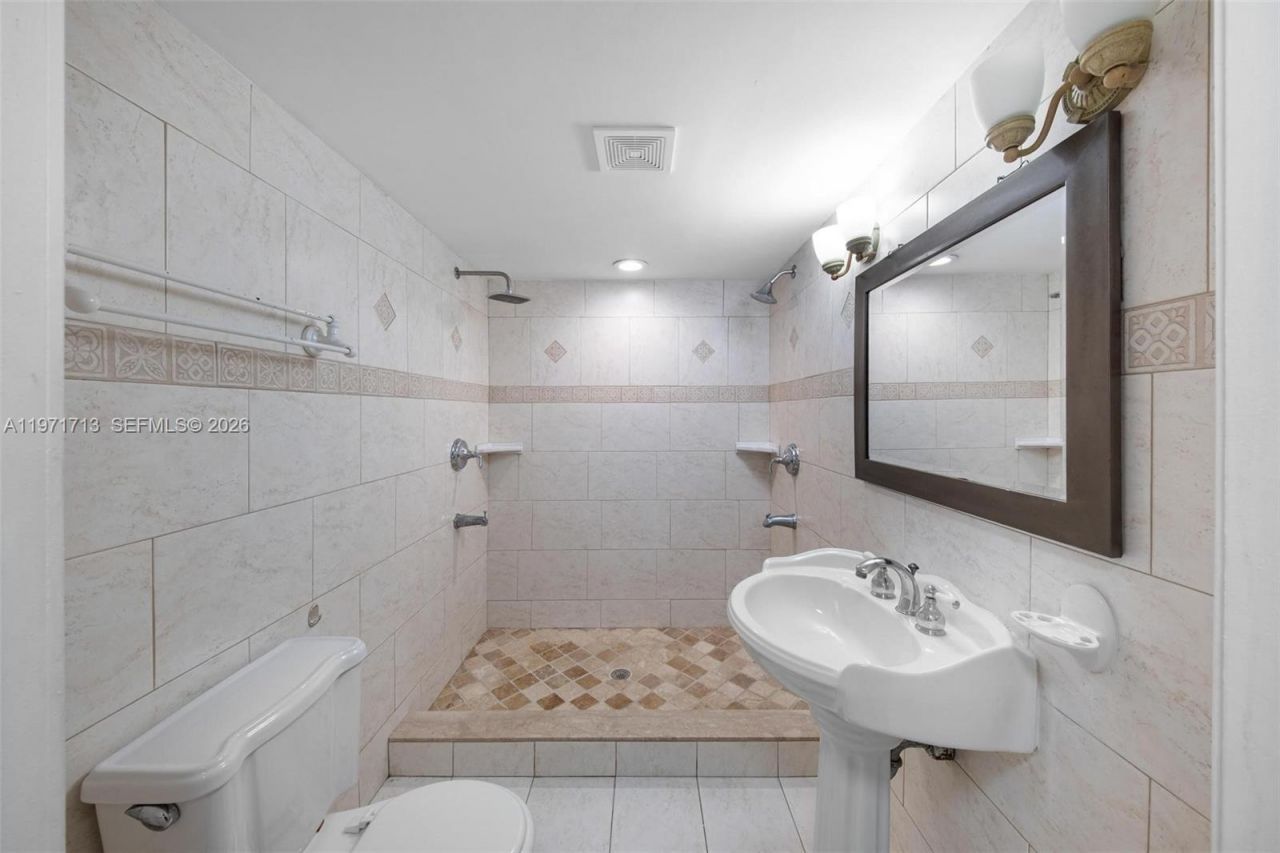 1140 SW 85th Ct, Miami, FL 33144 Photo