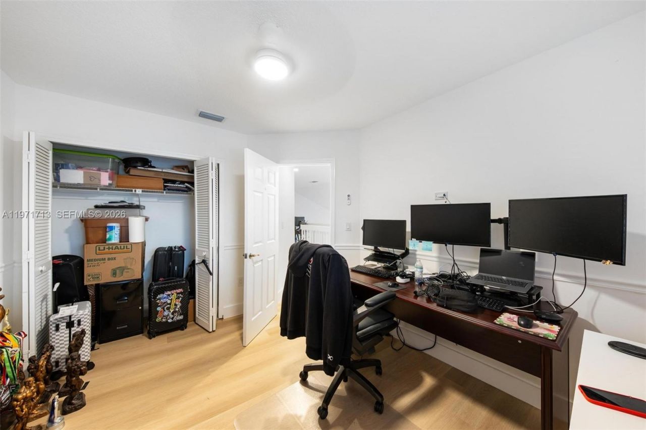 1140 SW 85th Ct, Miami, FL 33144 Photo