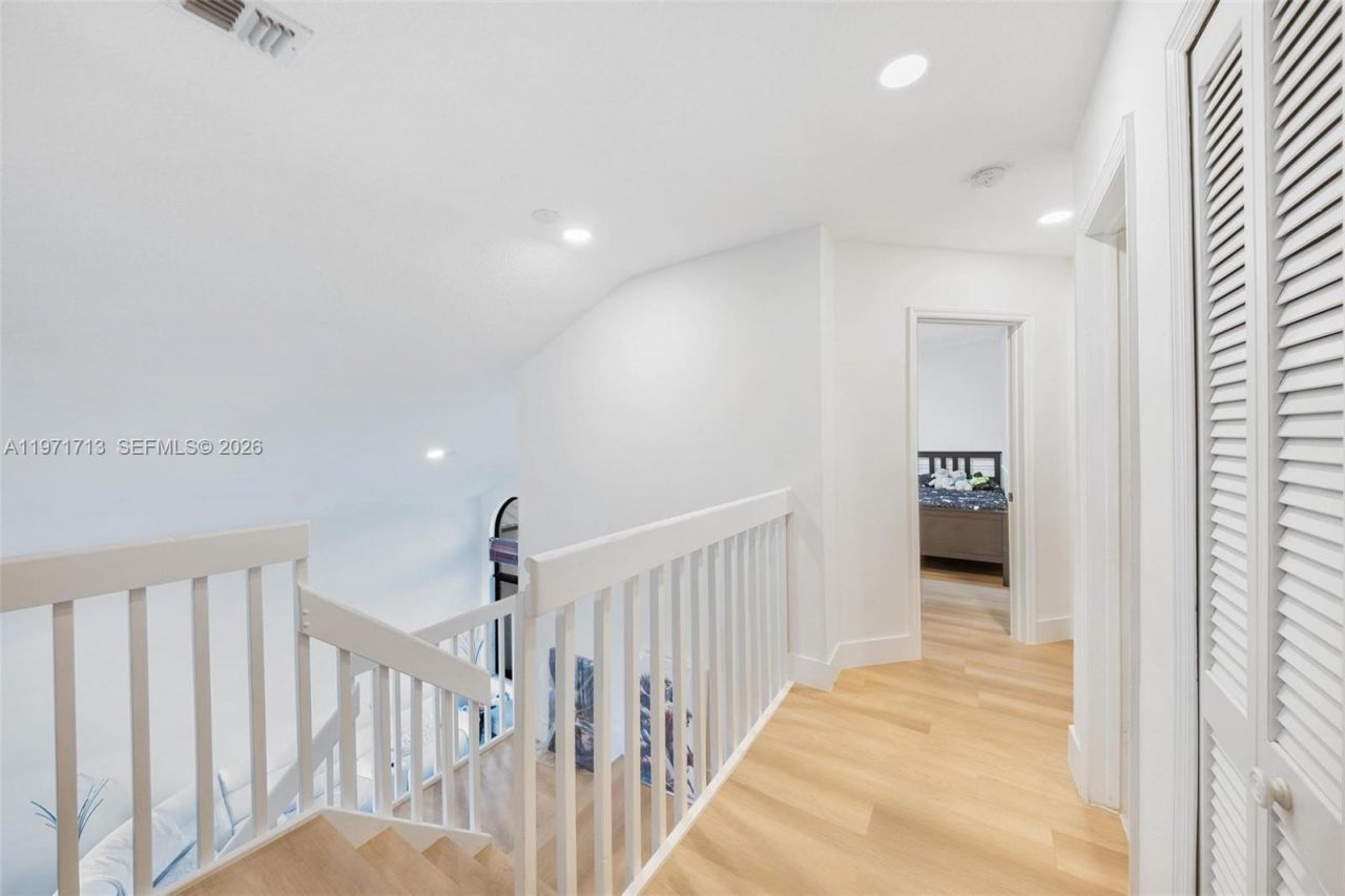 1140 SW 85th Ct, Miami, FL 33144 Photo