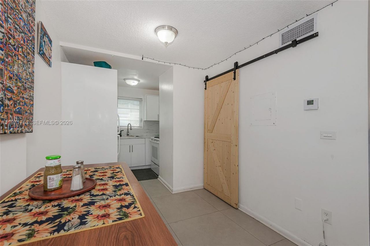 1732 Meridian Ave , Unit 203, Miami Beach, FL 33139 Photo