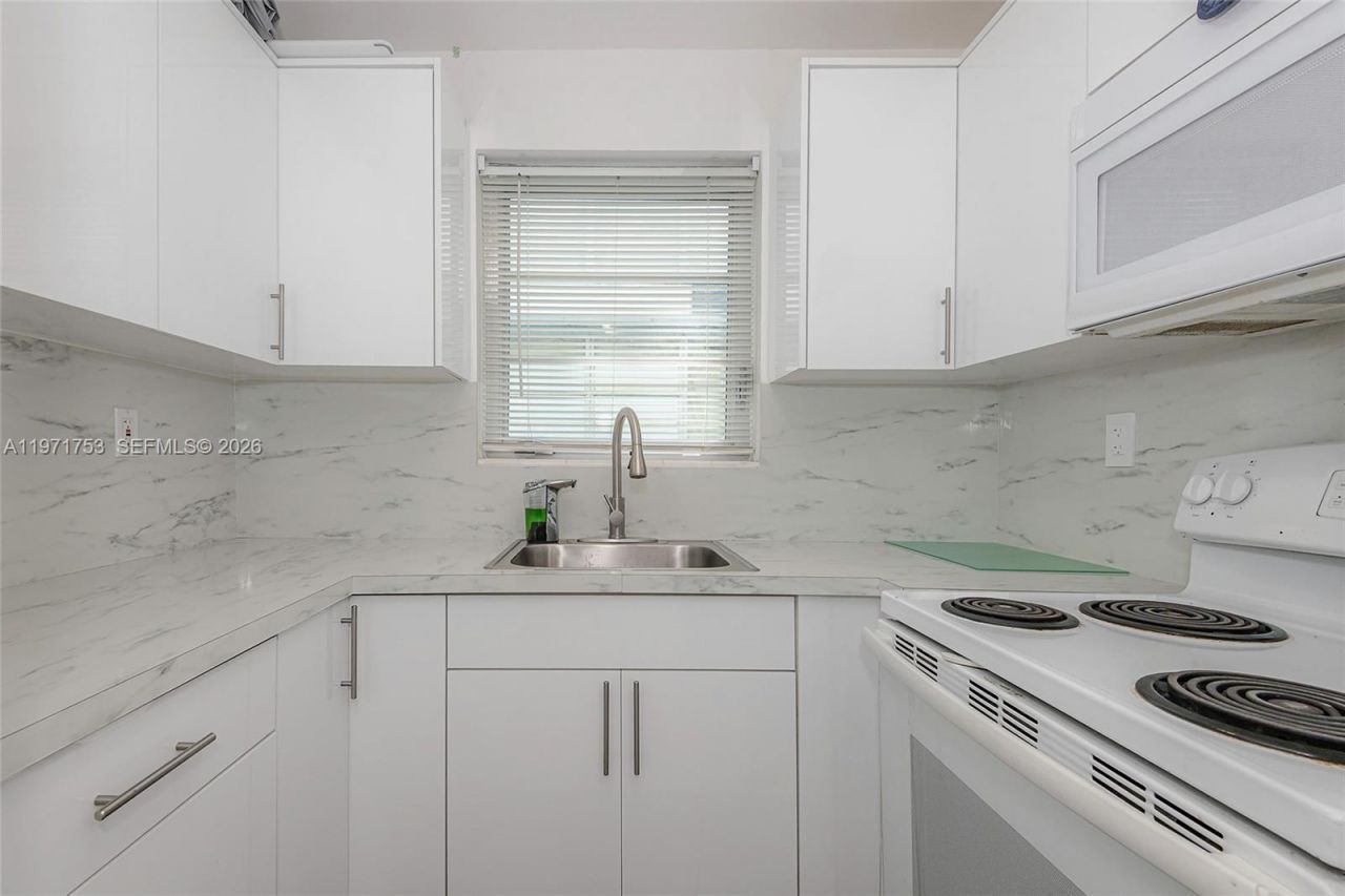 1732 Meridian Ave , Unit 203, Miami Beach, FL 33139 Photo