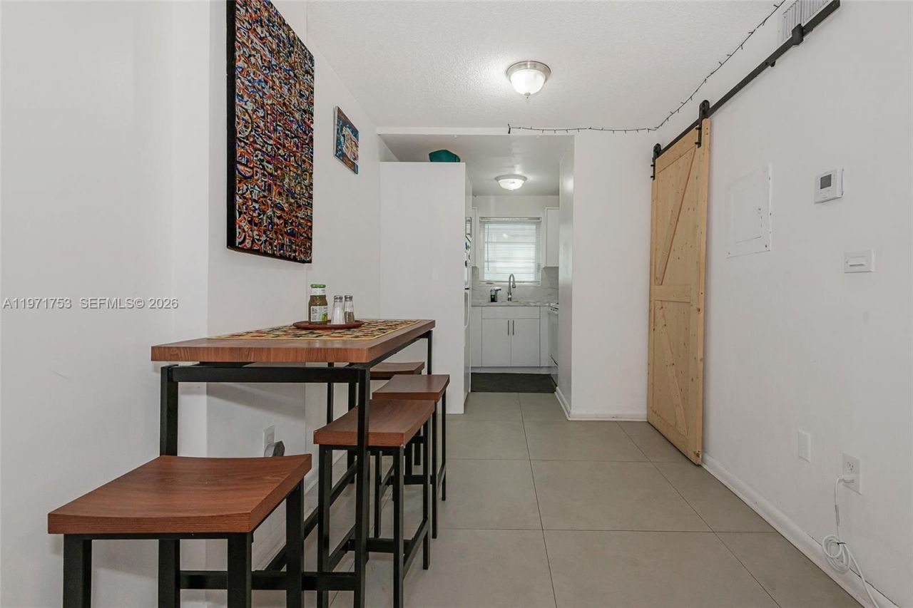 1732 Meridian Ave , Unit 203, Miami Beach, FL 33139 Photo