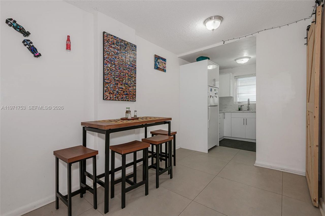 1732 Meridian Ave , Unit 203, Miami Beach, FL 33139 Photo