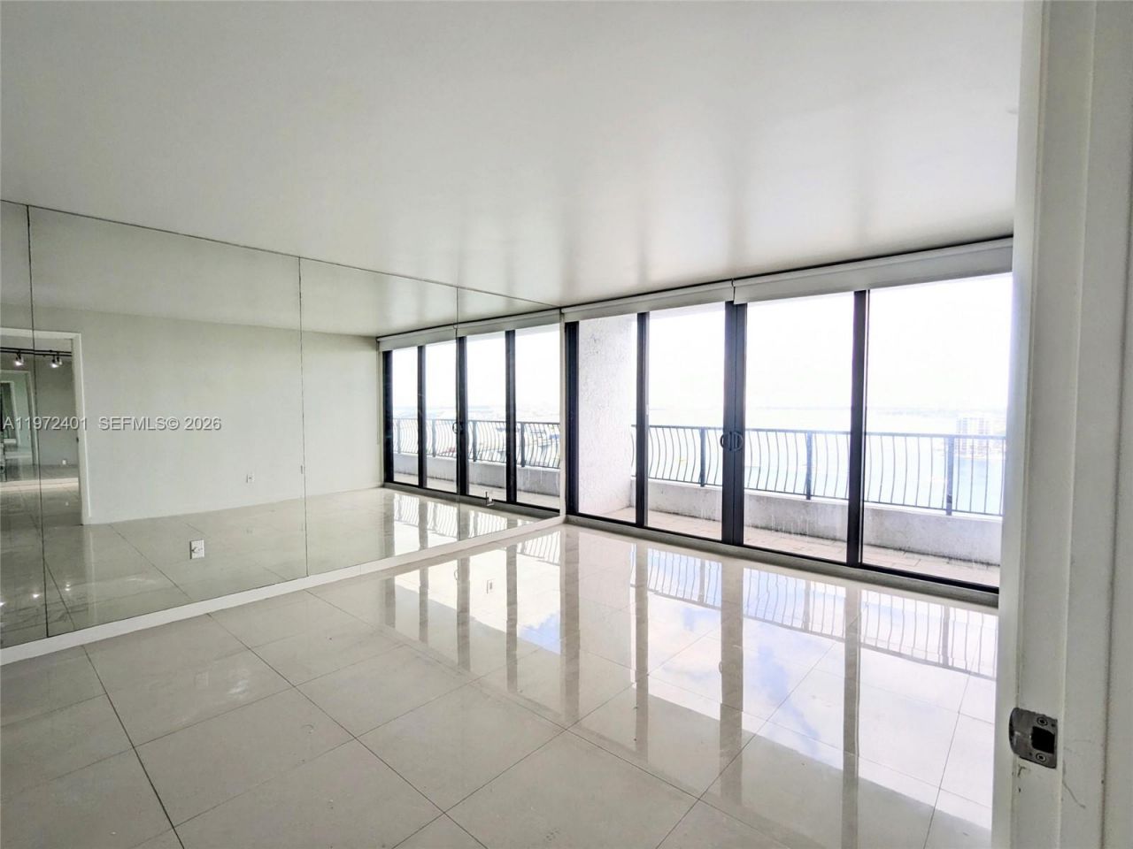 555 NE 15th St , Unit 20B, Miami, FL 33132 Photo