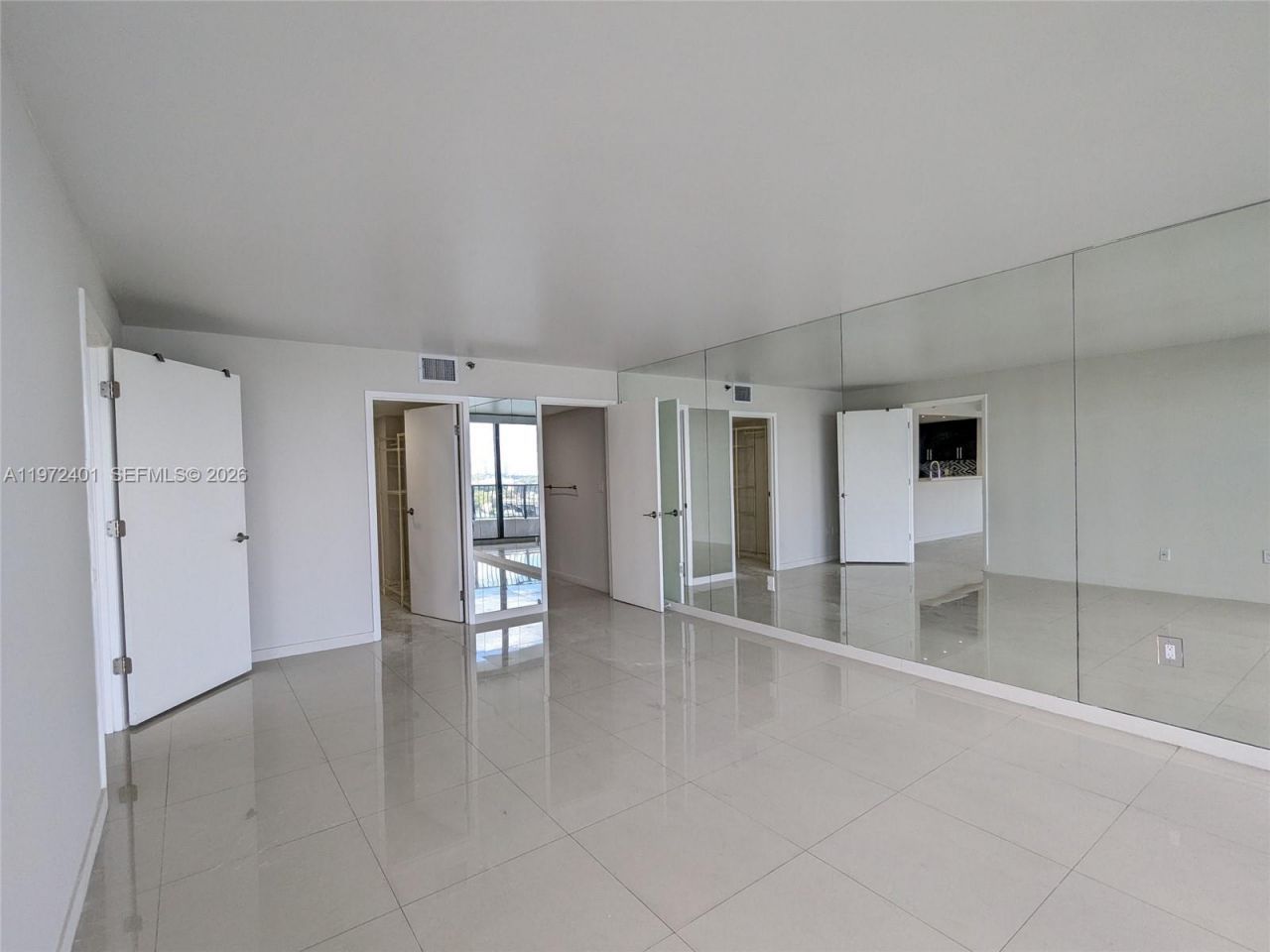 555 NE 15th St , Unit 20B, Miami, FL 33132 Photo