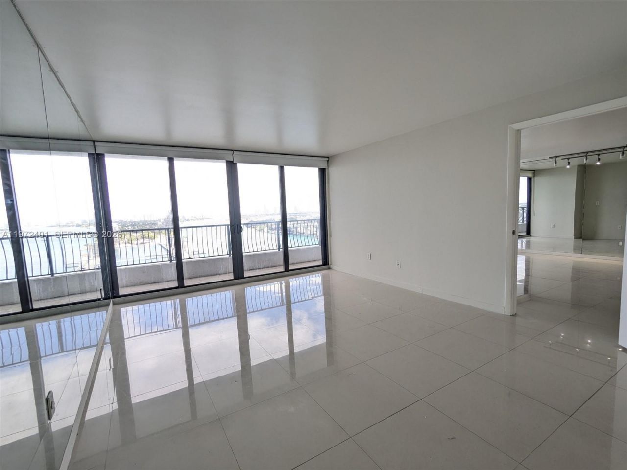 555 NE 15th St , Unit 20B, Miami, FL 33132 Photo