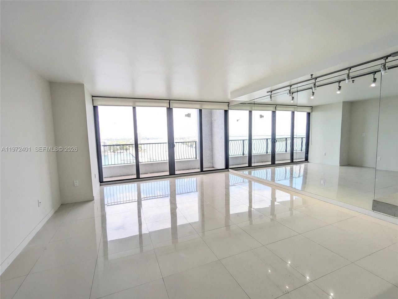 555 NE 15th St , Unit 20B, Miami, FL 33132 Photo