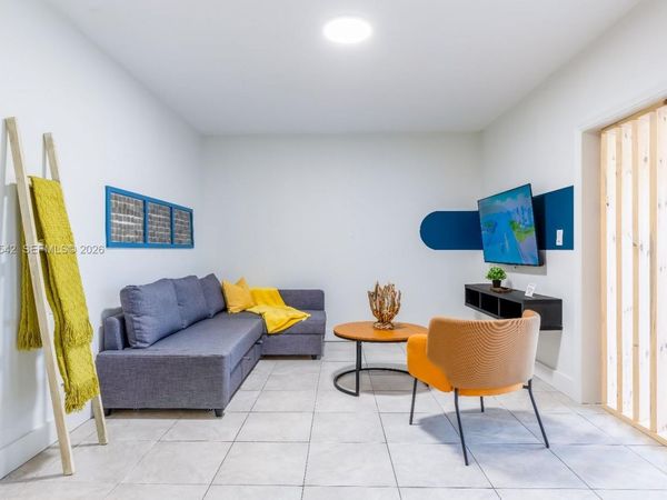 1836 NW 16th Ter , Miami, FL 33125