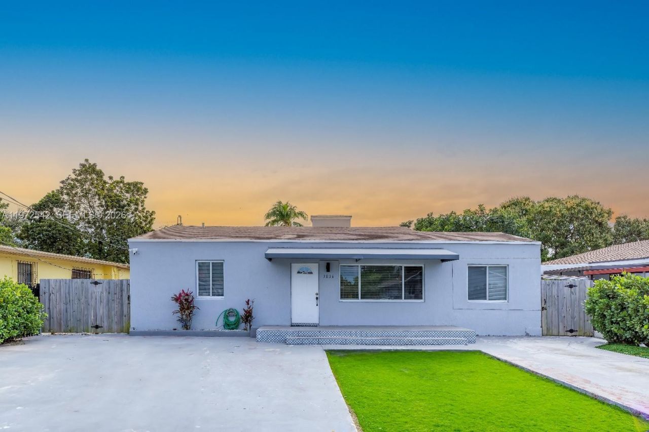 1836 NW 16th Ter , Miami, FL 33125 Photo