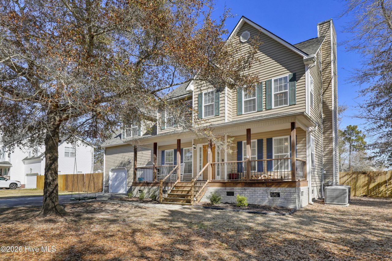 1426 Chadwick Shores Drive, Sneads Ferry, NC 28460 Main Photo