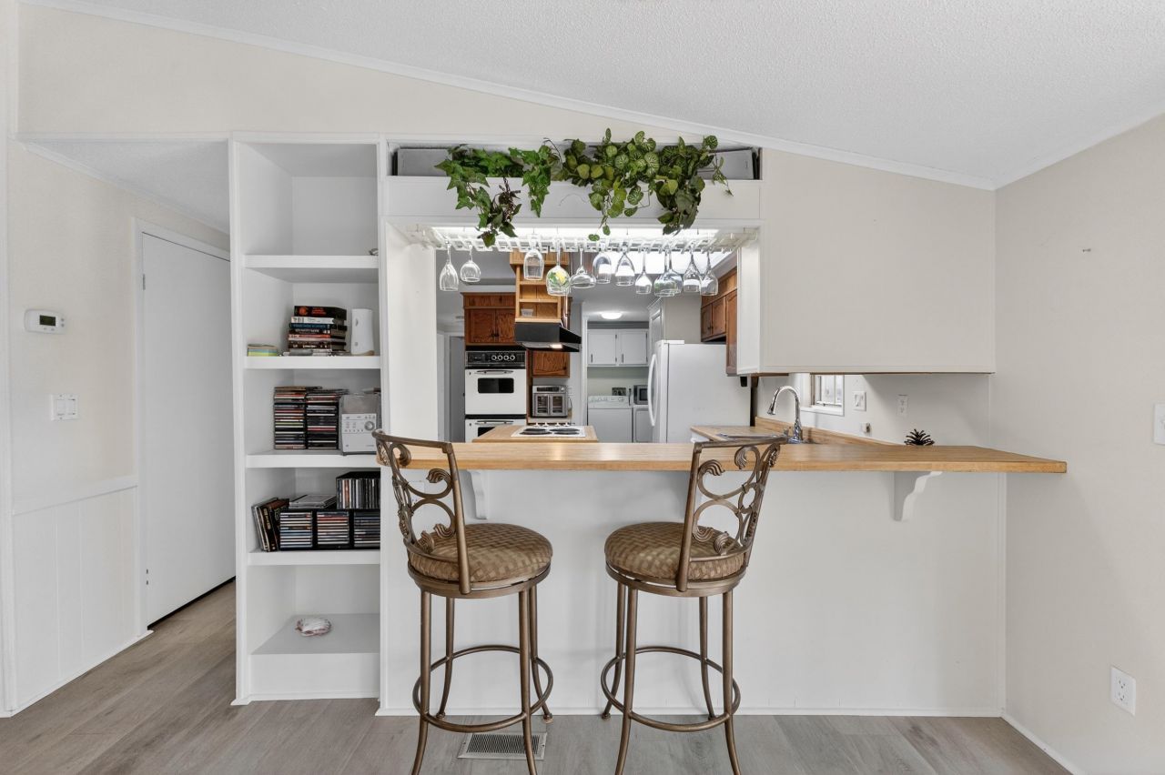 3335 Charleston Trail  Photo 5