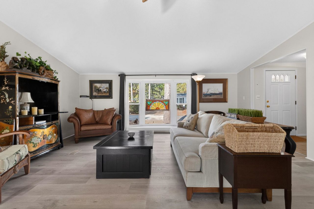 3335 Charleston Trail  Photo 6