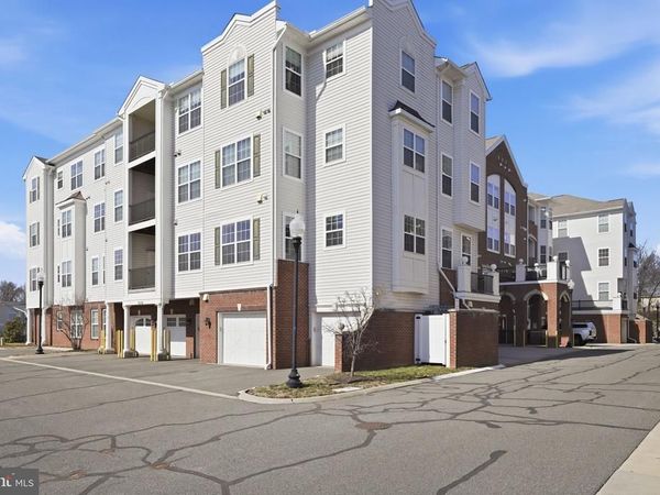 9204 CHARLESTON DRIVE , Unit 202, MANASSAS, VA 20110