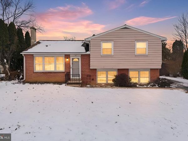 51 GLEN OAKS DRIVE, LANCASTER, PA 17603