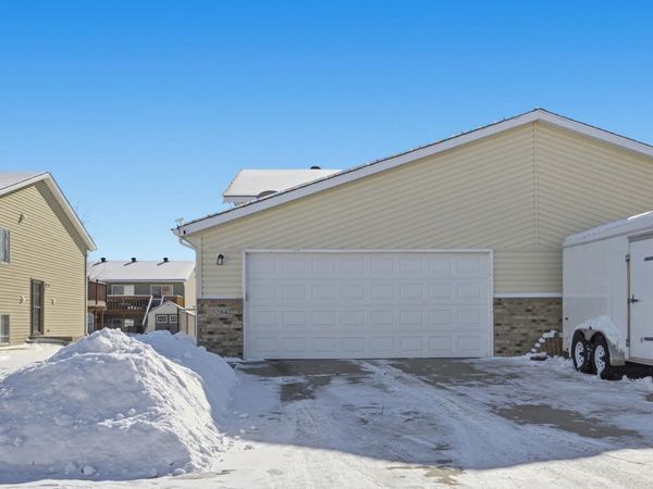 5284 49th Avenue S, Fargo, ND 58104