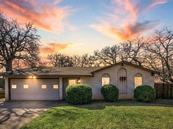 2704 Scenic Hills Drive, Bedford, TX 76021