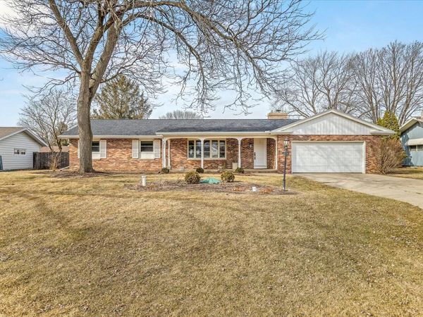 655 E Petunia LANE, Beloit, WI 53511