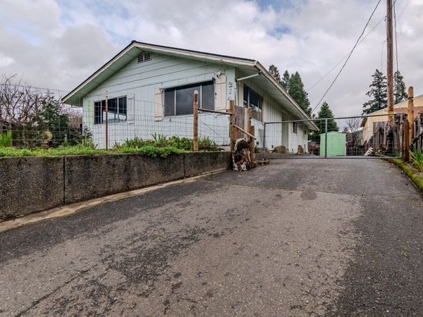 214 Berglund Street, Rogue River, OR 97537