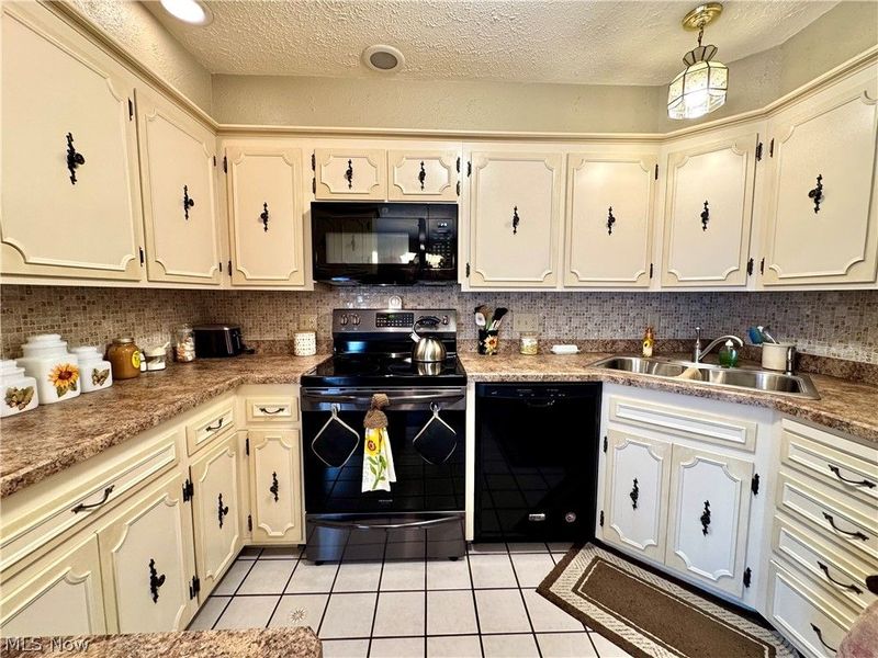 780 Pinetree Circle, East Palestine, OH 44413 Photo 16