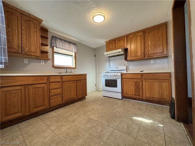 1134 Clarendon Avenue SW, Canton, OH 44710 Photo 8