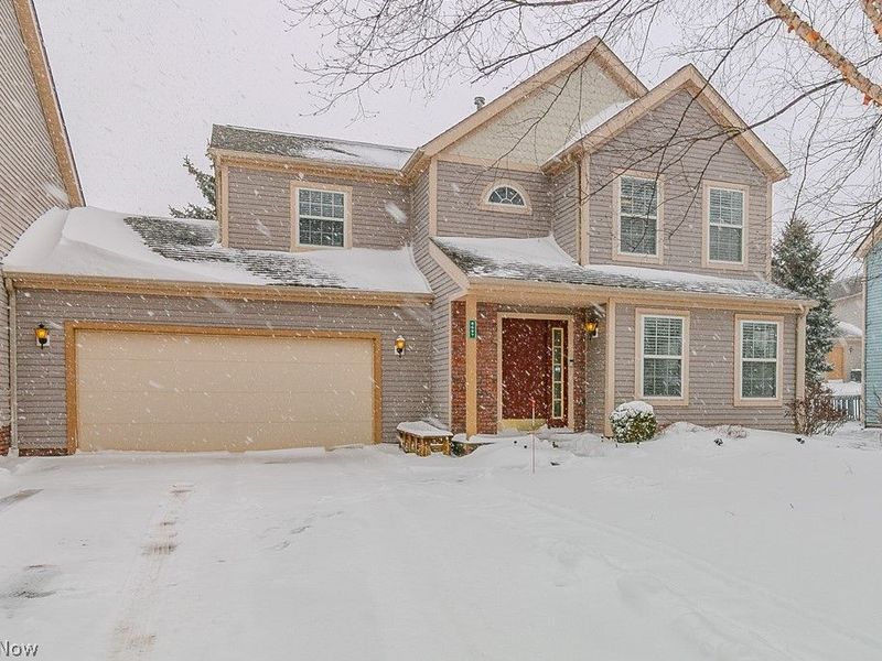 8697 Kingfisher Lane, Macedonia, OH 44056 Photo 2