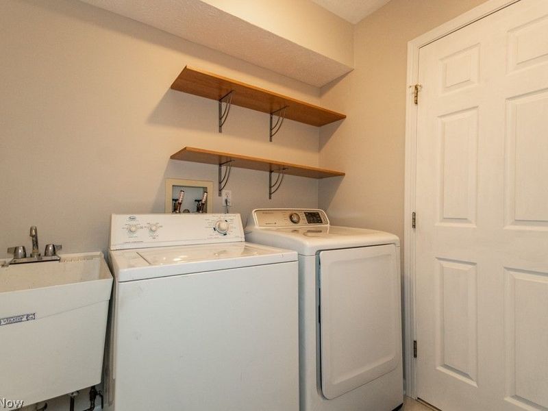 8697 Kingfisher Lane, Macedonia, OH 44056 Photo 6