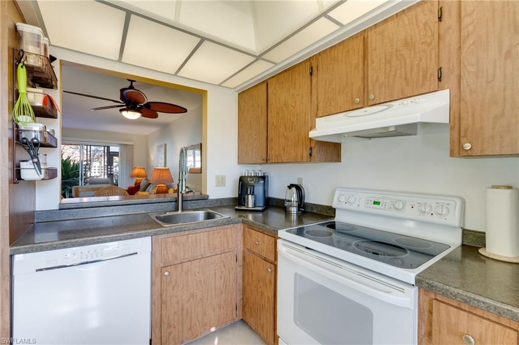 6300 S Pointe Blvd, Unit 211, Fort Myers, FL 33919 Photo