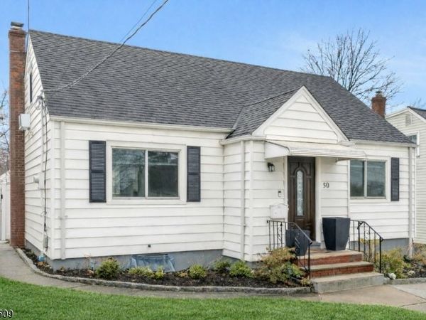 50 Henry St, Hasbrouck Heights, NJ 07604