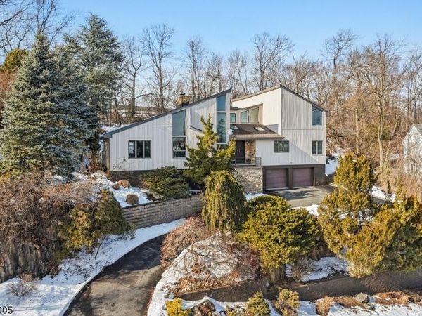 19 Skyline Dr, West Orange, NJ 07052