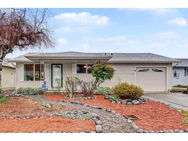 2160 SANTIAM DR, Woodburn, OR 97071