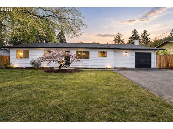 2666 MARK LN, West Linn, OR 97068