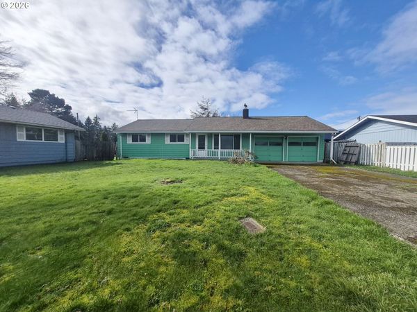 4005 ELMWOOD ST, Tillamook, OR 97141