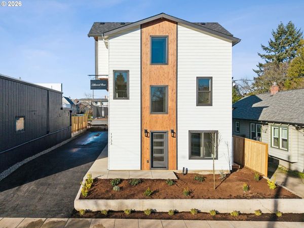 1733 SE CLATSOP ST, Portland, OR 97202