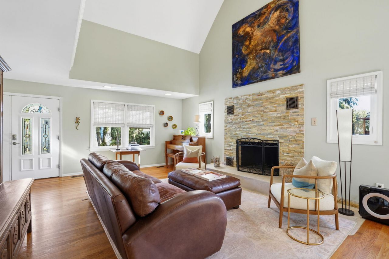 133 Sparrow Drive Photo 6