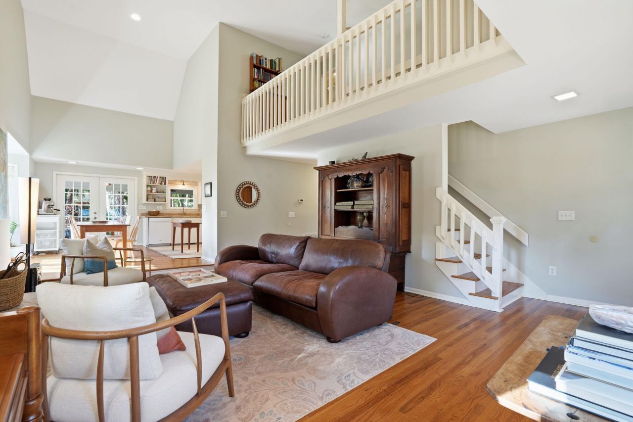 133 Sparrow Drive Photo 8