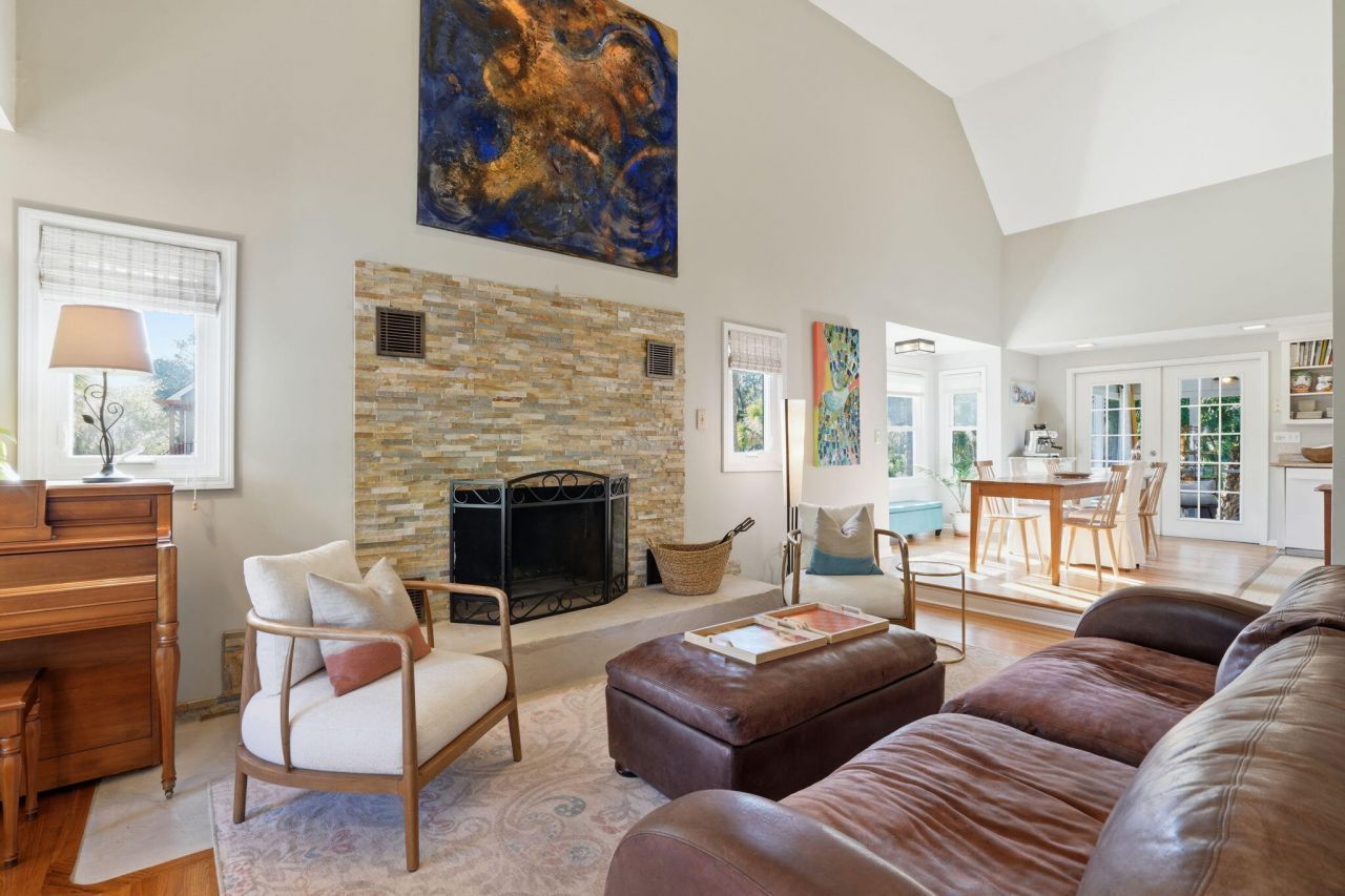 133 Sparrow Drive Photo 9