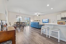 945 Oak Hollow St. photo 4