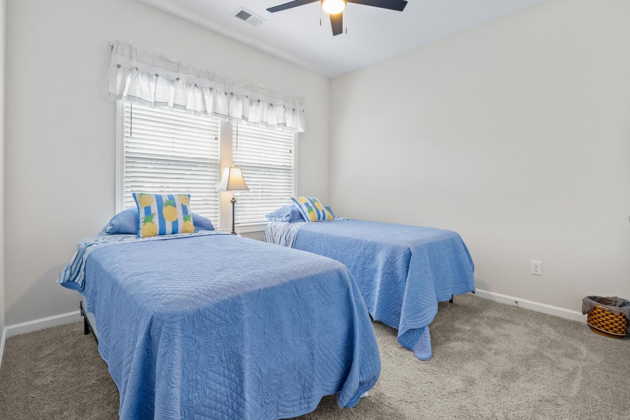 945 Oak Hollow St. Photo 20