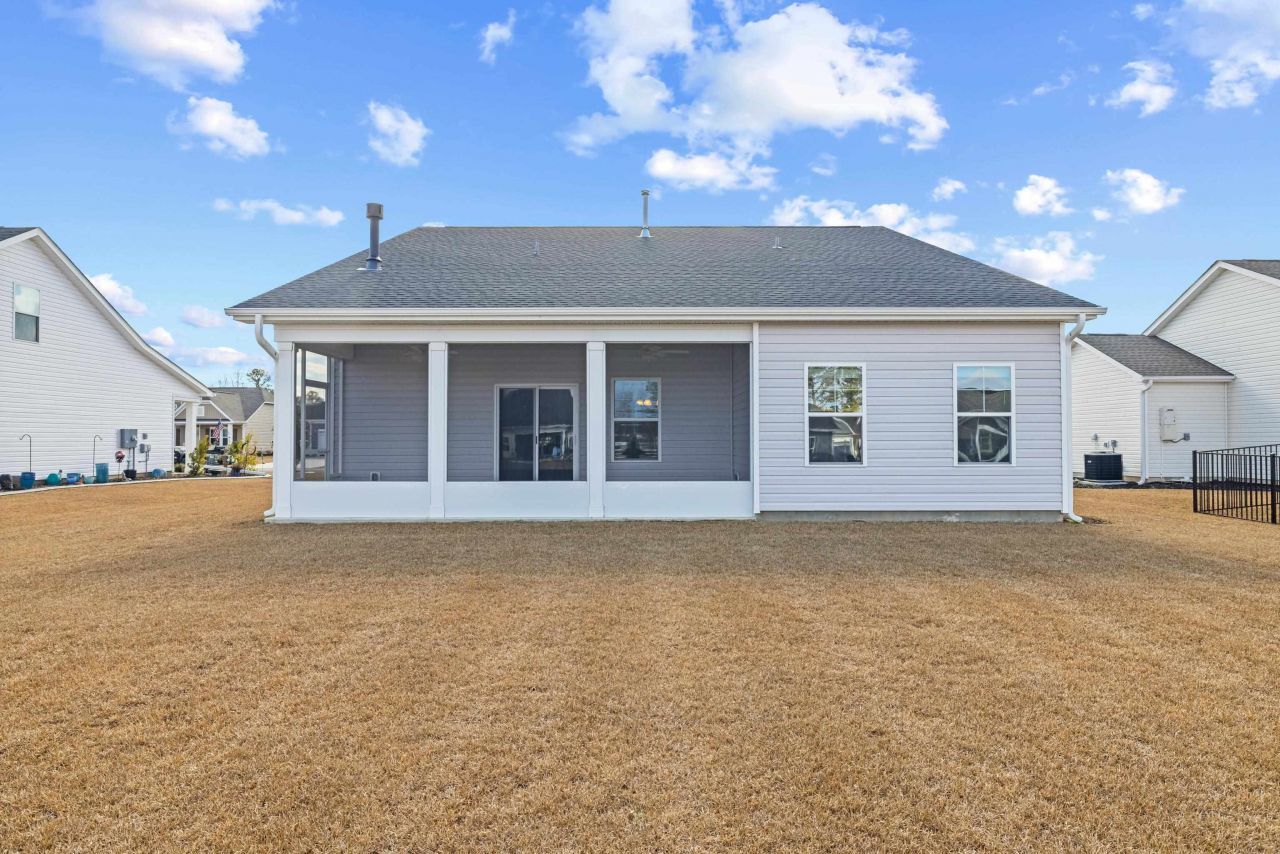 945 Oak Hollow St. Photo 24