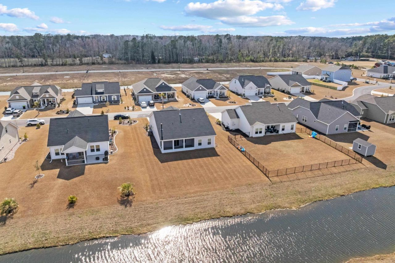 945 Oak Hollow St. Photo 27