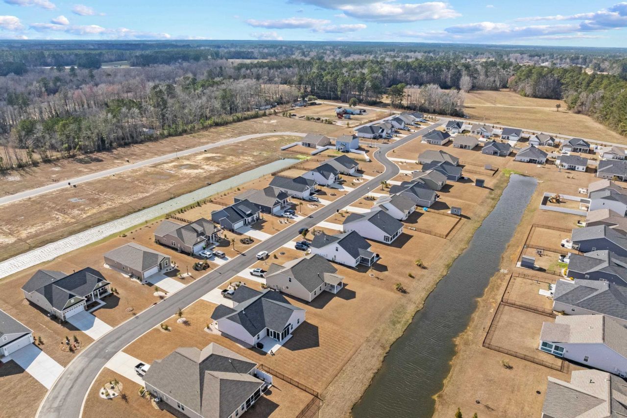 945 Oak Hollow St. Photo 28