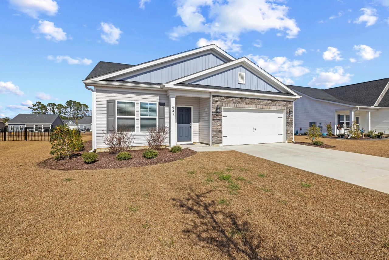 945 Oak Hollow St. Photo 7